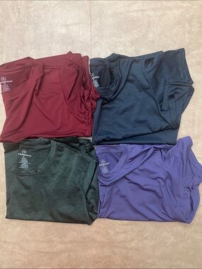 Real Essentials Women’s Crop Top 4-Pack Size Medium Gym Workout Activewear